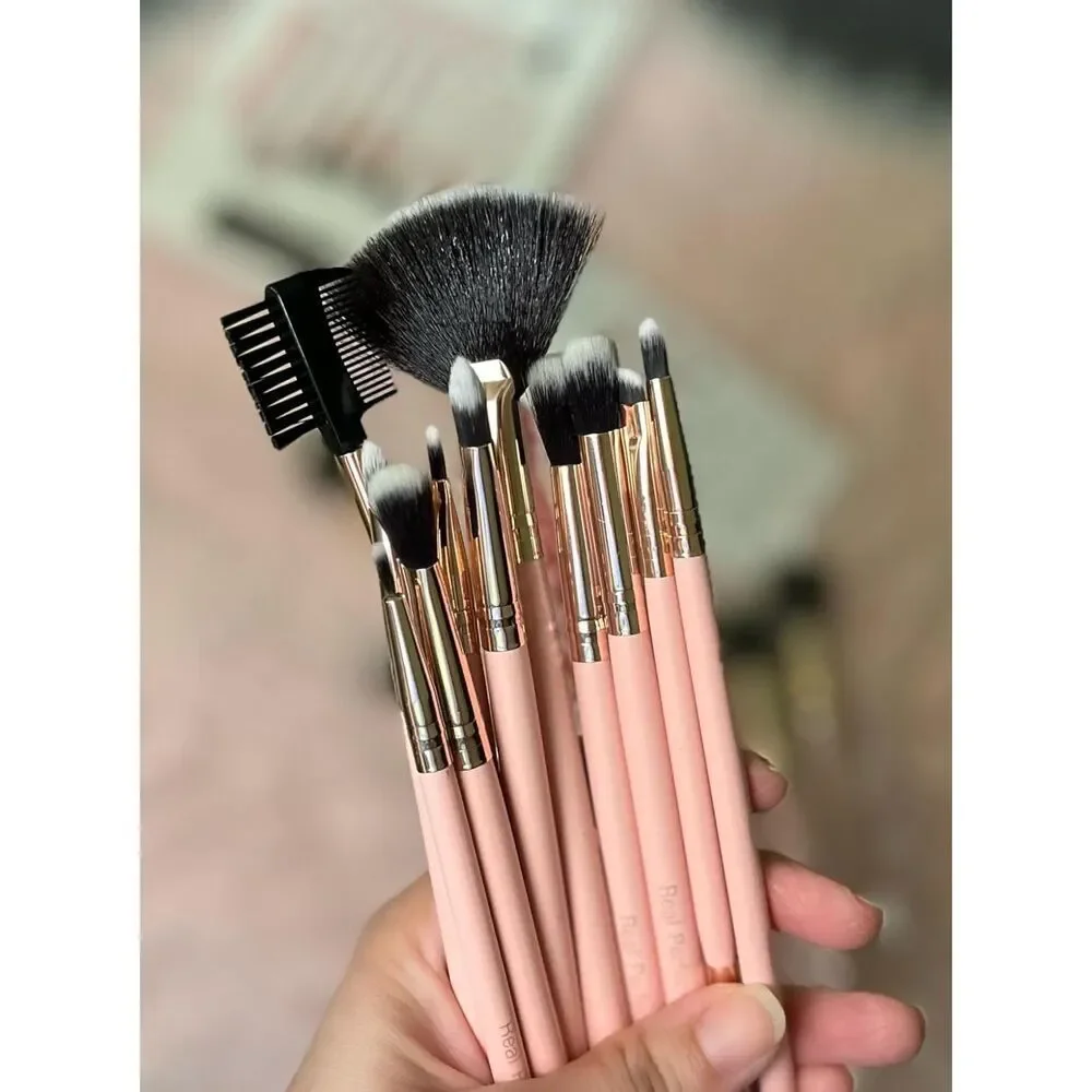 Real Perfection16 Pieces Pink Make up Brushes Kit with 1 Eyebrow Razor